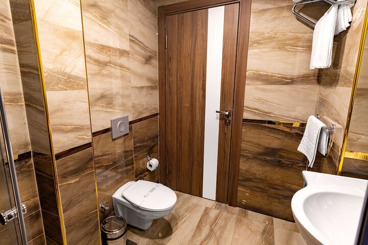 Room 36 of 46