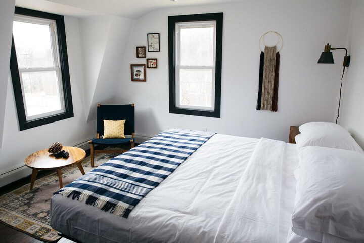 1 King Bed (17 of 18)
