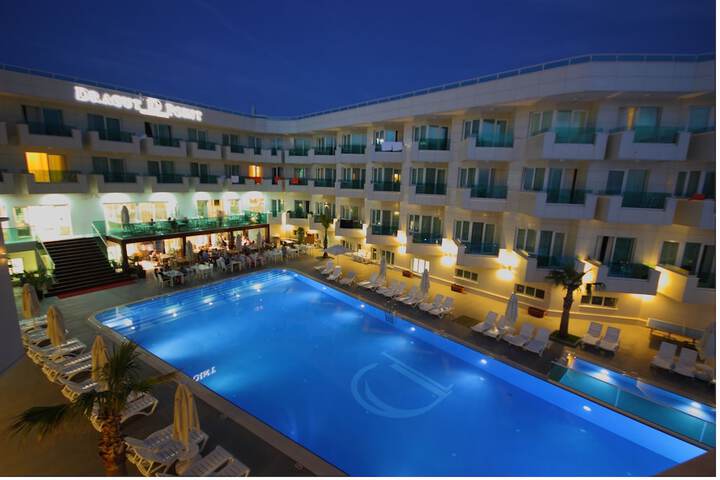 Pool Hotel