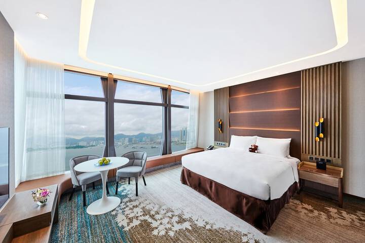 Room 14 of 60