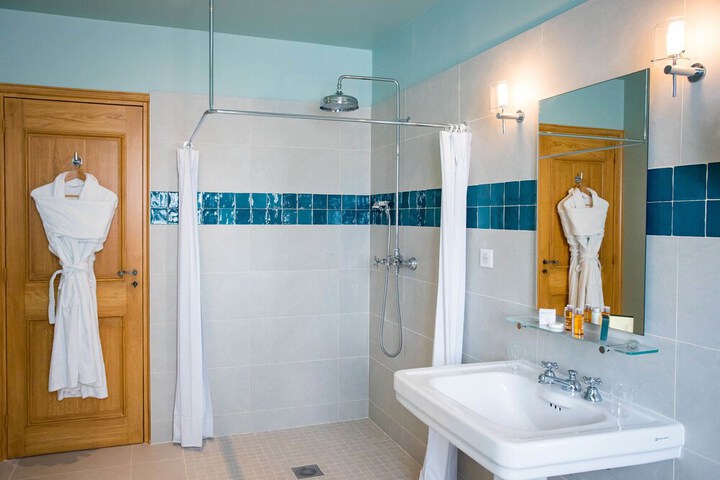Bath Interior