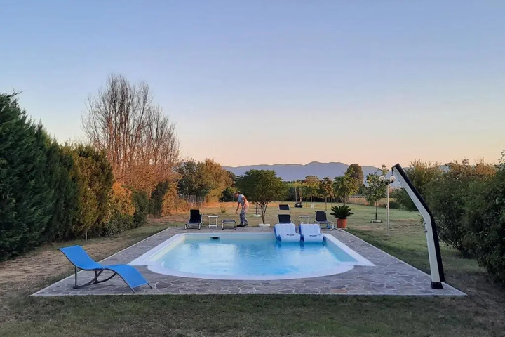Pool 2 of 5