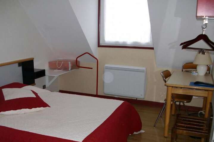 Room 33 of 77