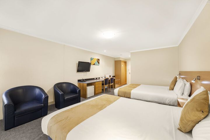 Room 16 of 39