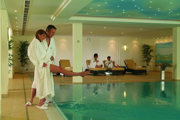Pool Hotel