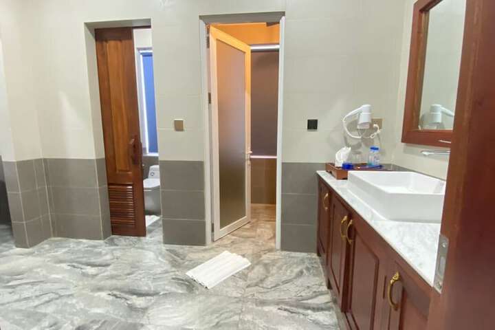 Room 70 of 129