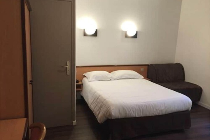 Room 16 of 32