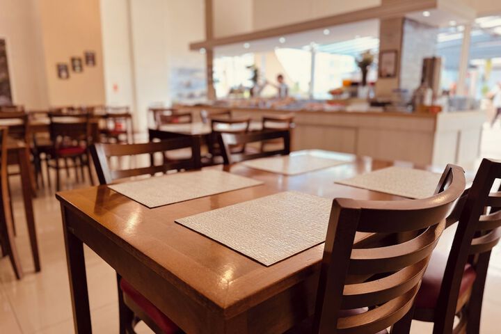 Dining 41 of 62