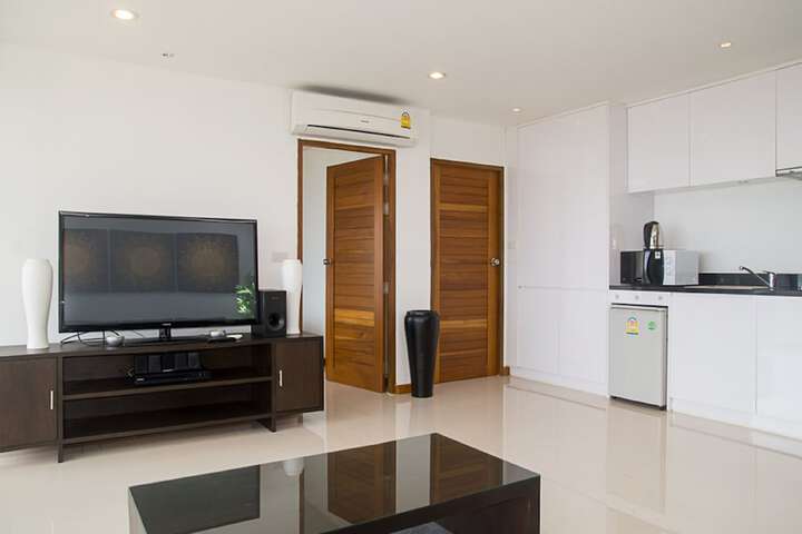 Room 9 of 76