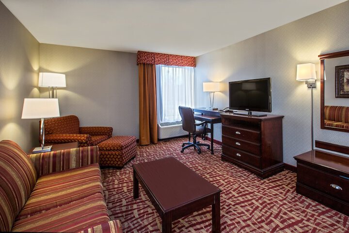 2 Queen Beds (2 of 5)