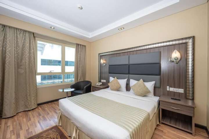 Room 7 of 16