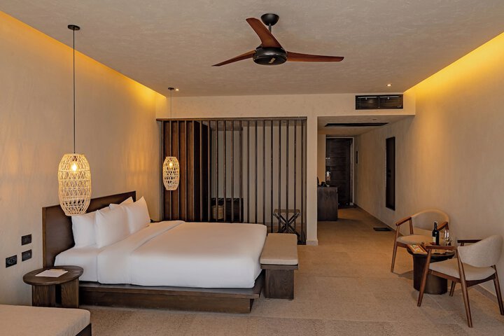 Room 17 of 150