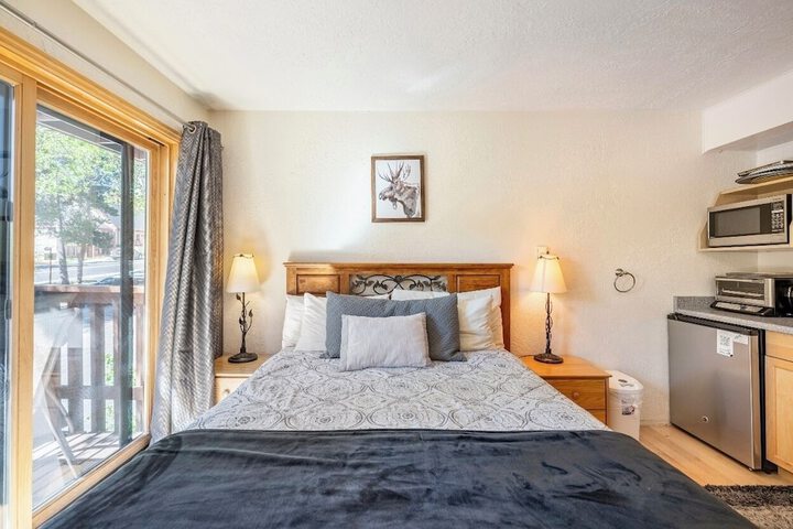 Room 10 of 31