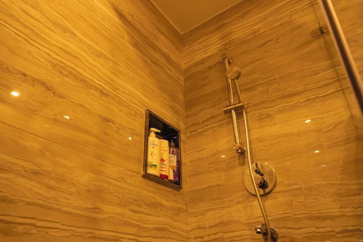 Room 35 of 63