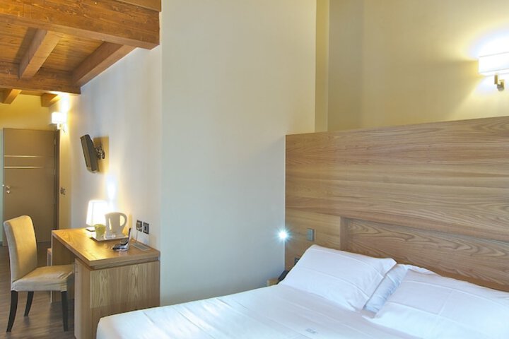 Room 16 of 45