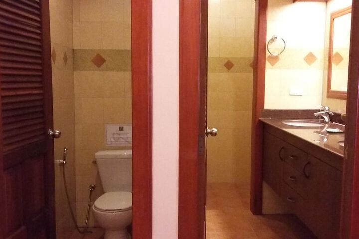 Room 72 of 133