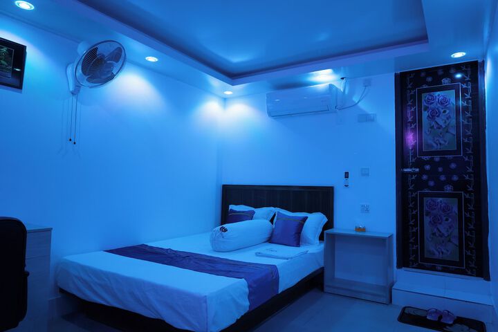 Room 18 of 36