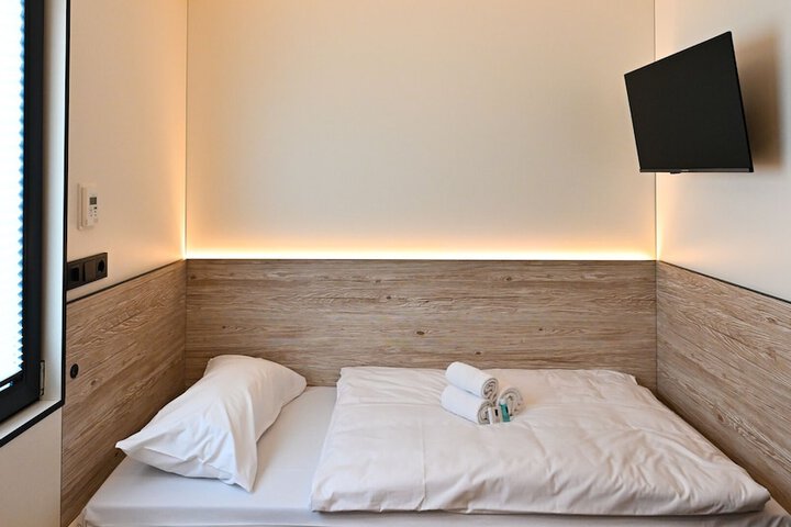 Room 5 of 13