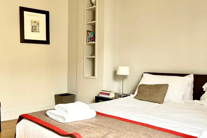 Room 3 of 20