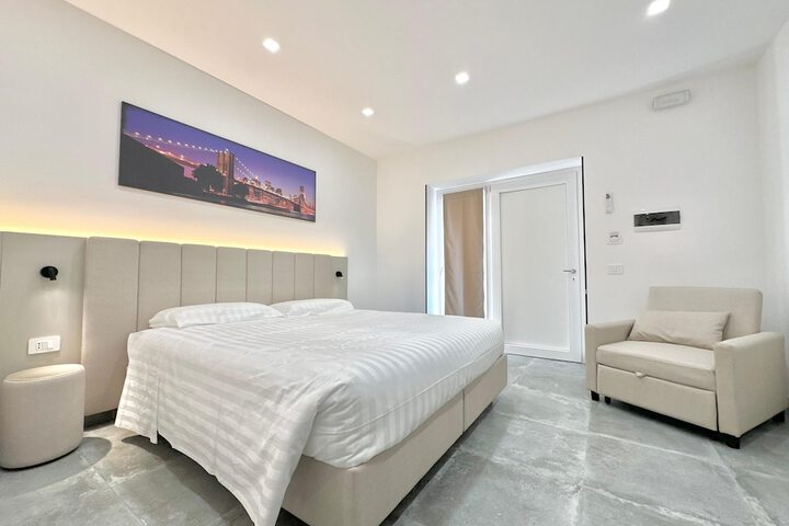 Room 8 of 22