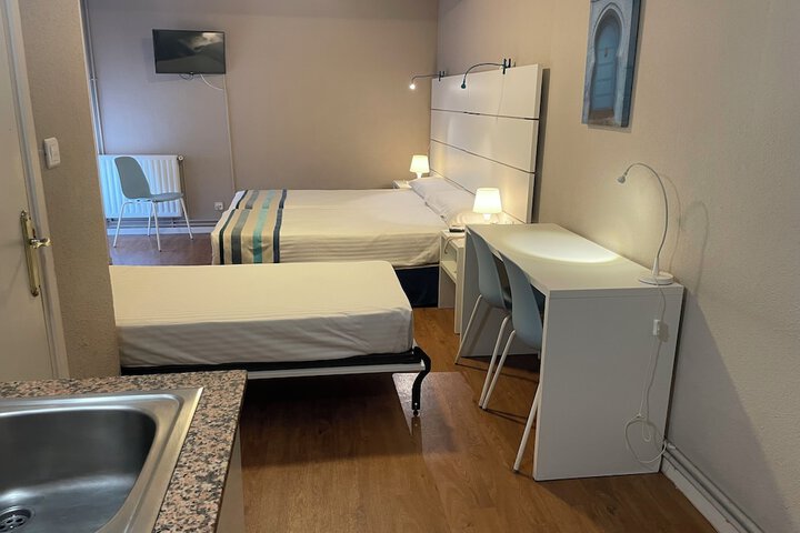 Room 26 of 40