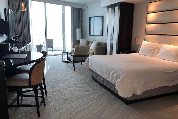 Room 8 of 86