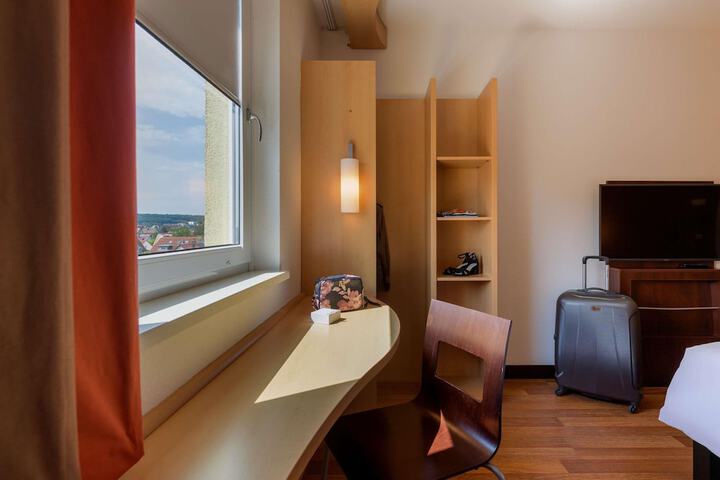 Room 14 of 70