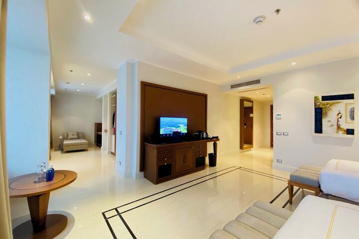 Room 42 of 125
