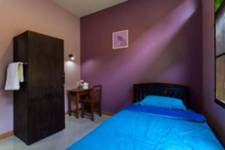 Room 16 of 40