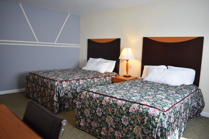 2 Double Beds (5 of 6)