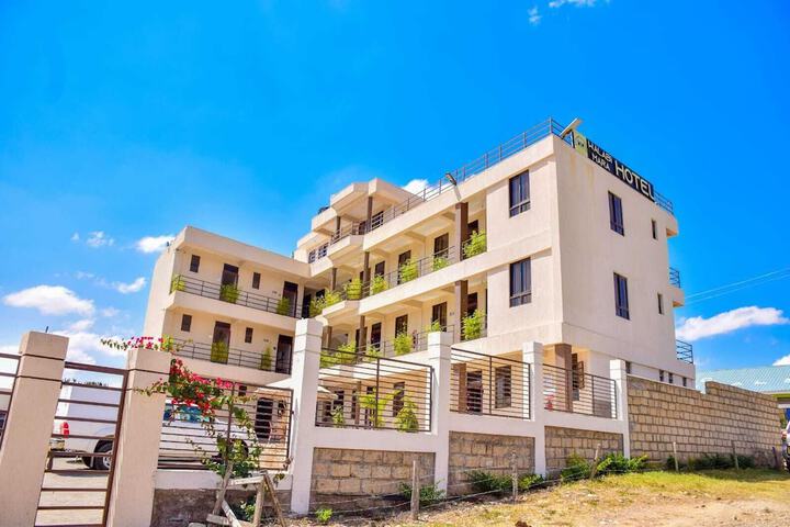 Exterior of Walabi Mara Hotel