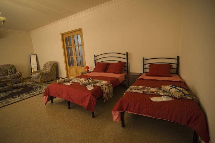 Room 9 of 13
