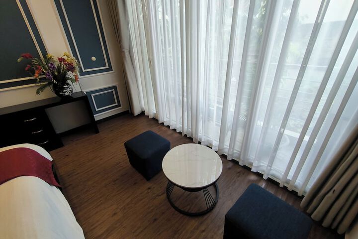 Room 11 of 86