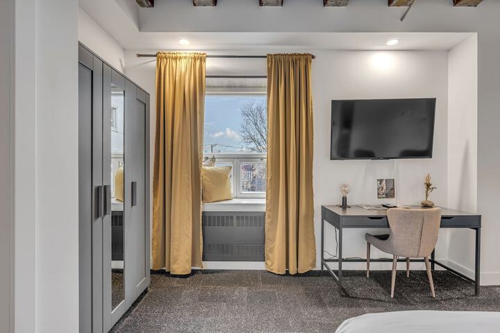 Room 99 of 147