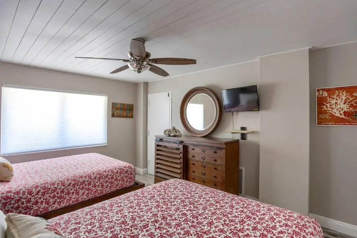 Room 3 of 16