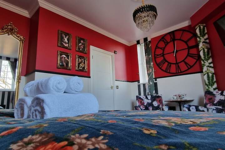 Room 8 of 26
