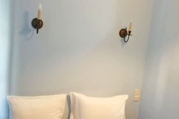 Room 35 of 81
