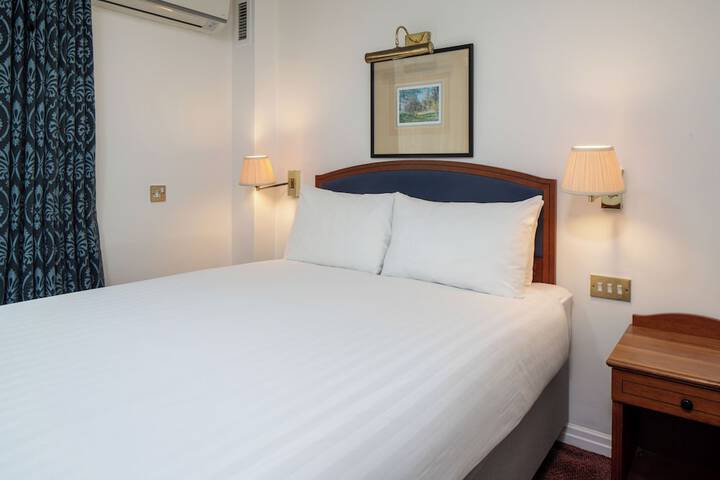 Room 38 of 152