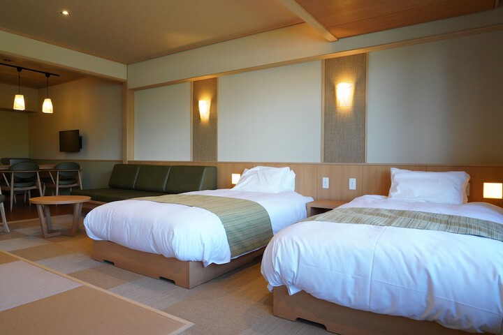 Room 15 of 104