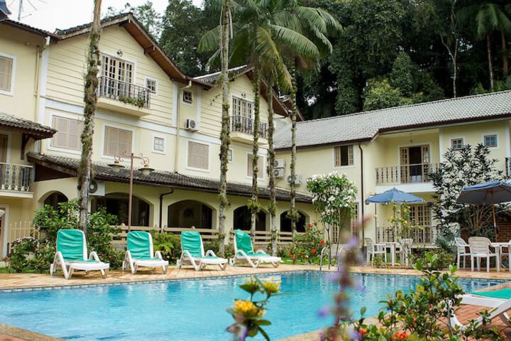 Hotel Pool