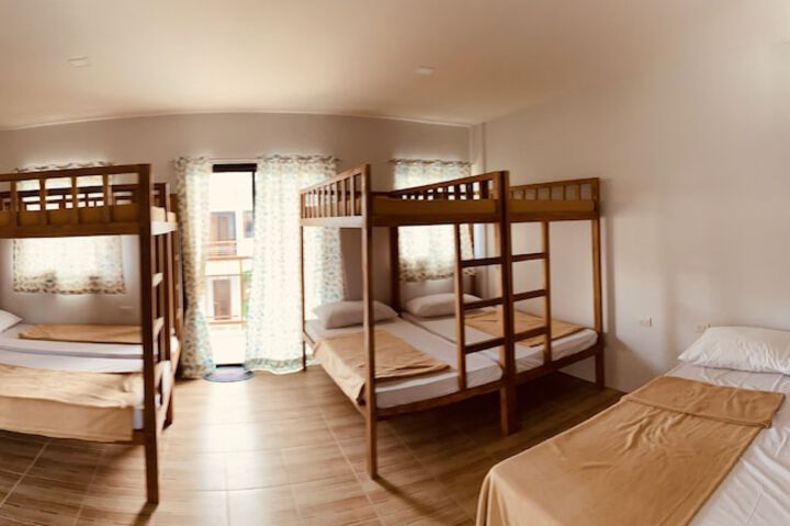 Room 6 of 34