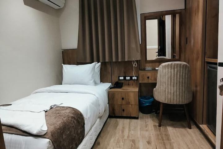 Room 18 of 57