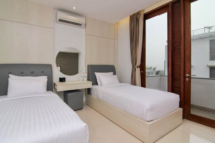 Room 7 of 27