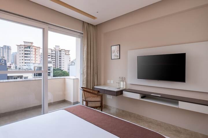 Room 12 of 51