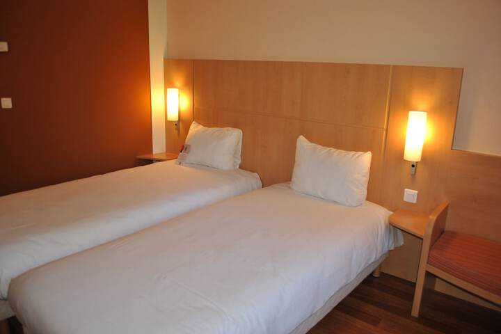 Room 4 of 51