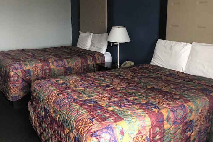 Classic 2 Queen Beds (3 of 13)