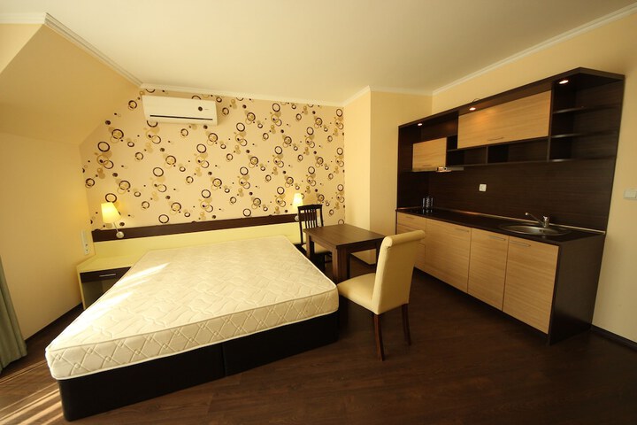 Room 4 of 36