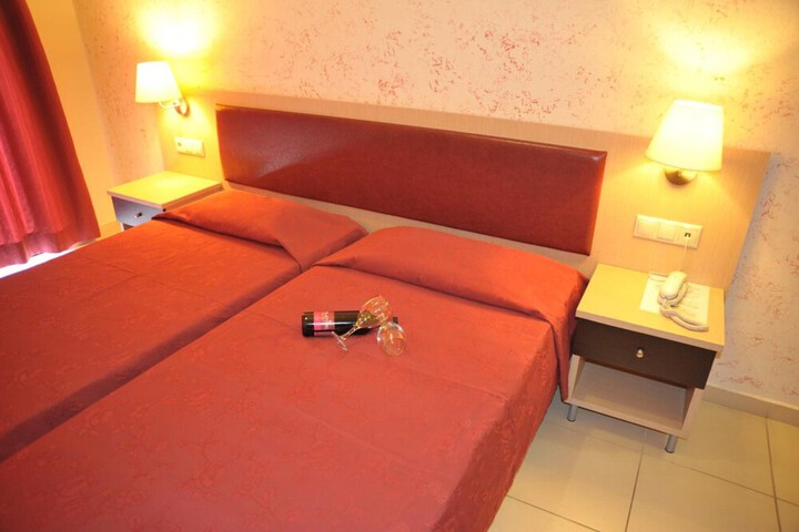 Room 14 of 43