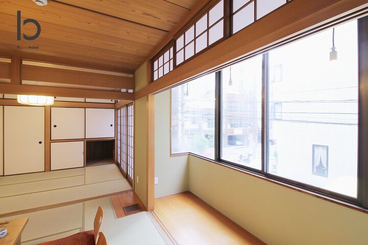 Room 52 of 219