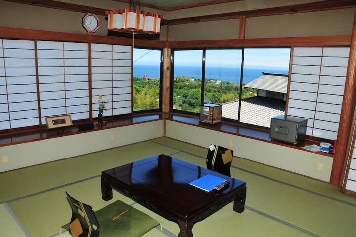 Room 7 of 60